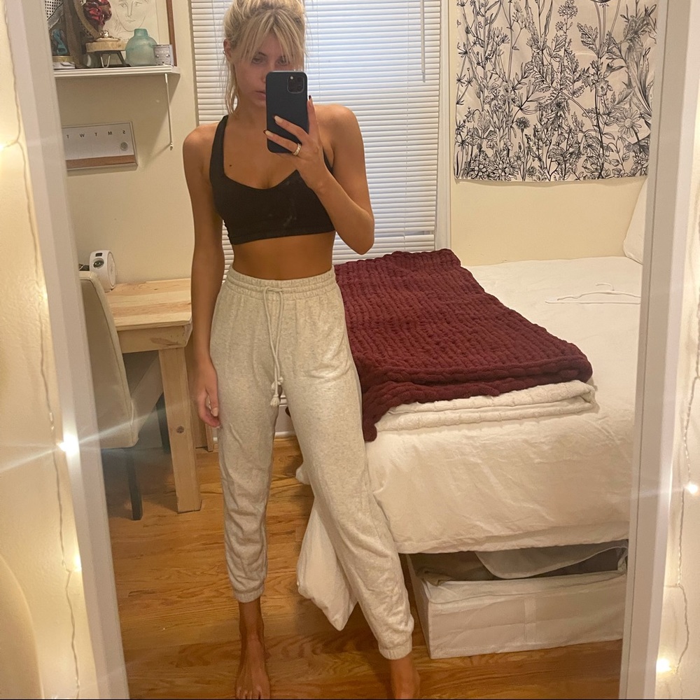 Aritzia boyfriend sweatpants